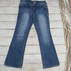 Maurice's bootcut jeans 5/6 short. B7